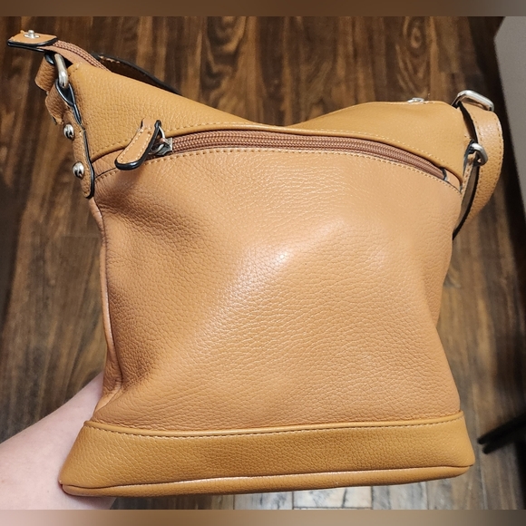 Giani Bernini Tan Leather  Crossbody Purse EUC - Picture 3 of 16